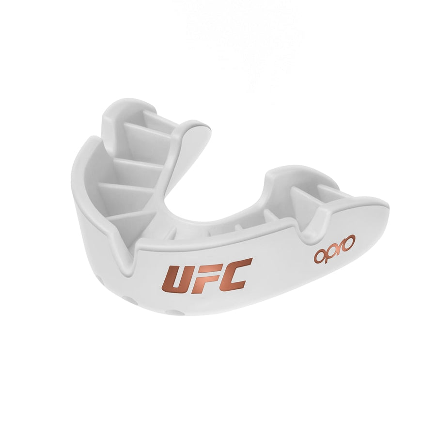 Opro Senior протектор за зъби Bronze UFC, бял