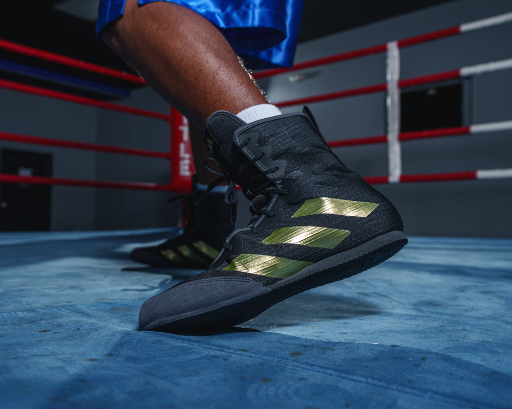 Adidas HOG 4 боксови обувки , черно-златисти