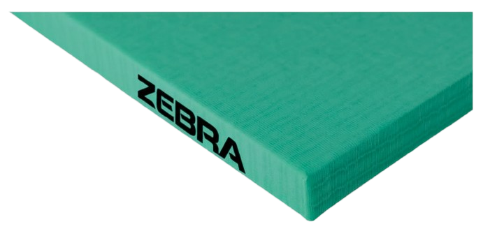 Zebra татами, трева зелено