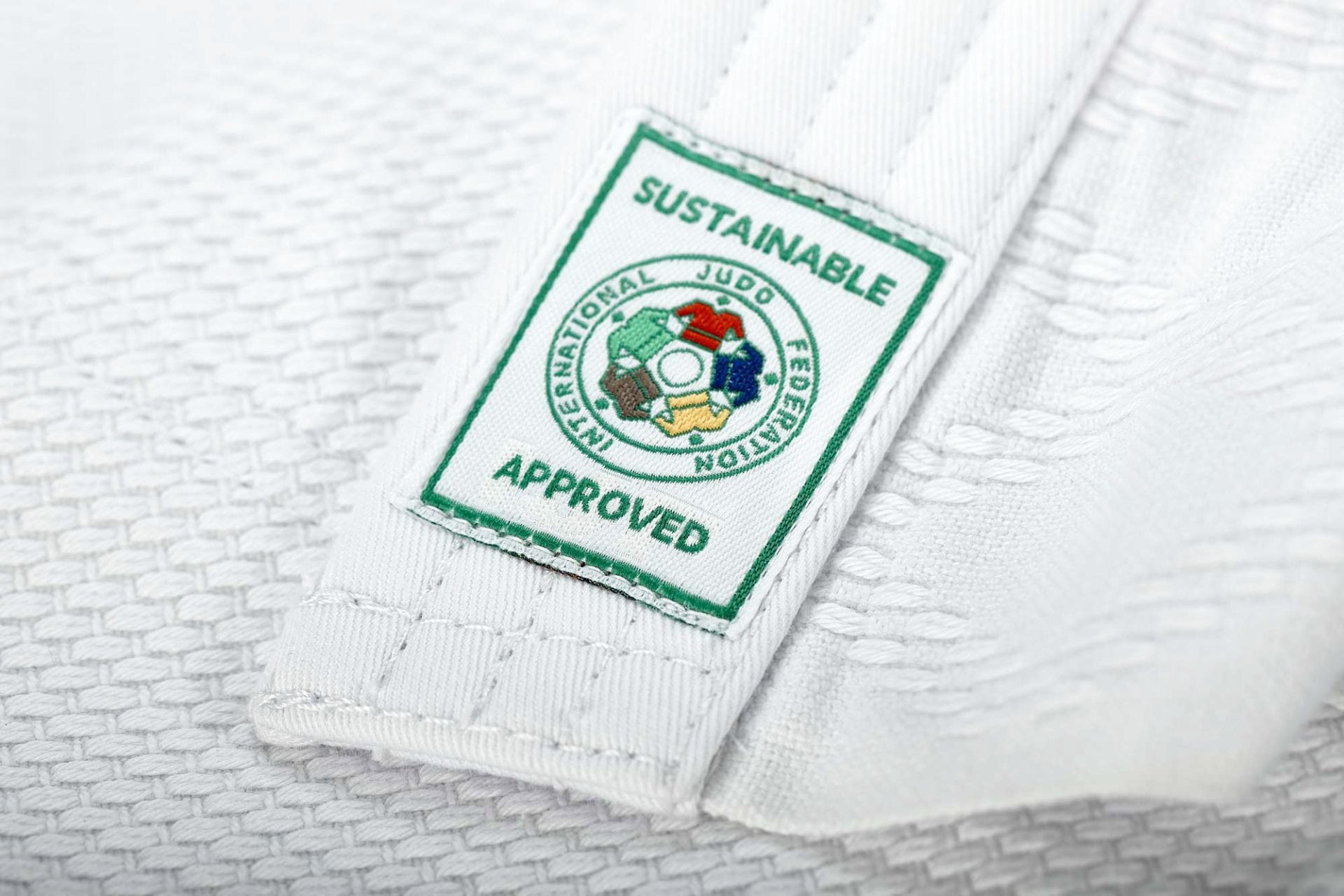 Adidas JU кимоно Champion III IJF Slim fit 750g, бял
