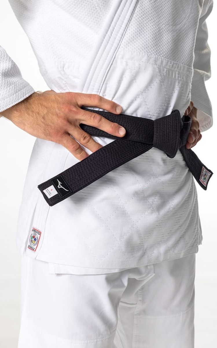 Mizuno JU кимоно Yusho III IJF 750g, бяло